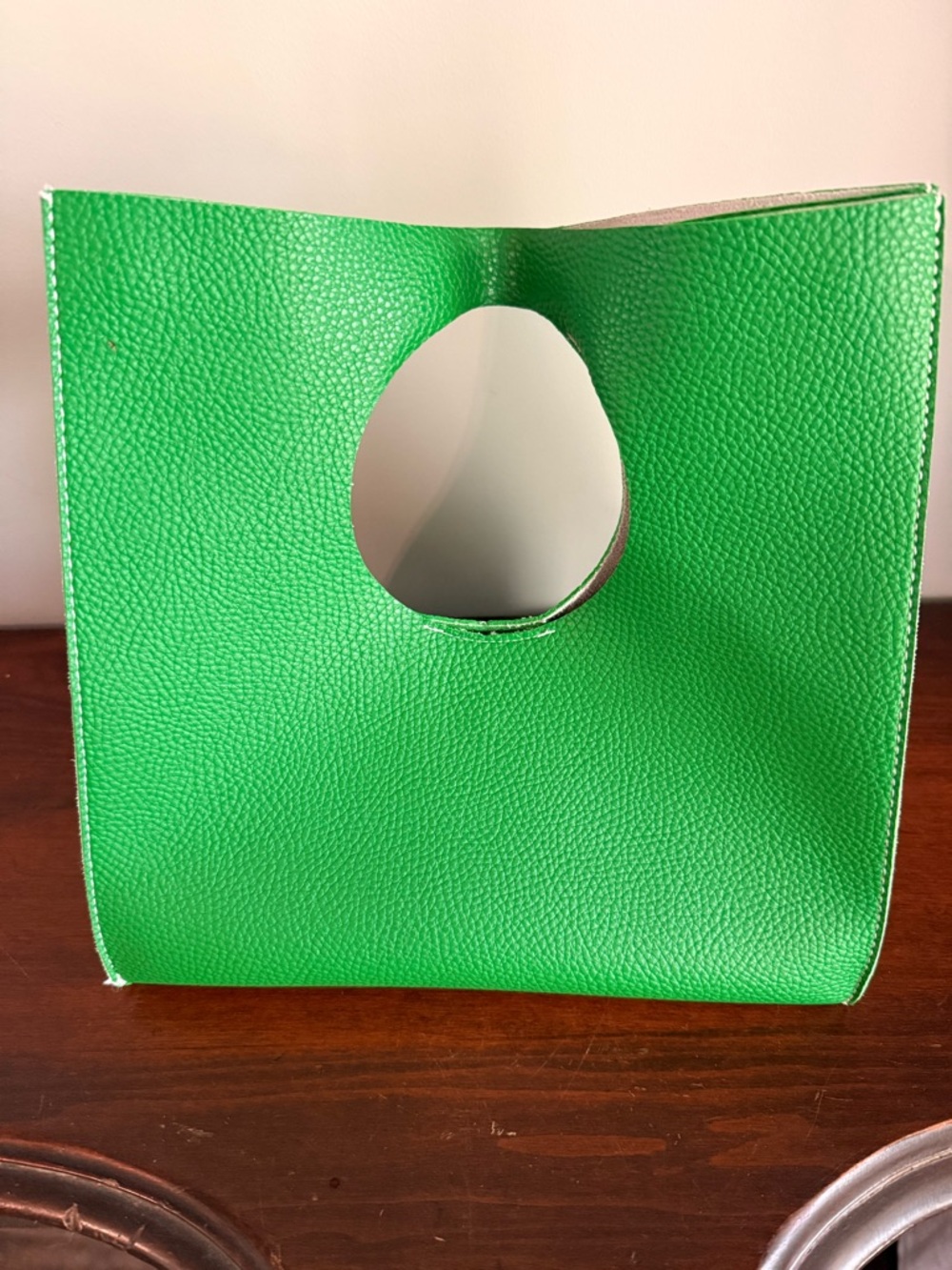 Vintage minimalist style soft PU vegan leather handbag clutch small tote green